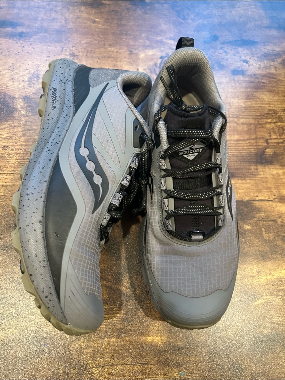 Saucony Men's Gray and Black Trail Running Shoes